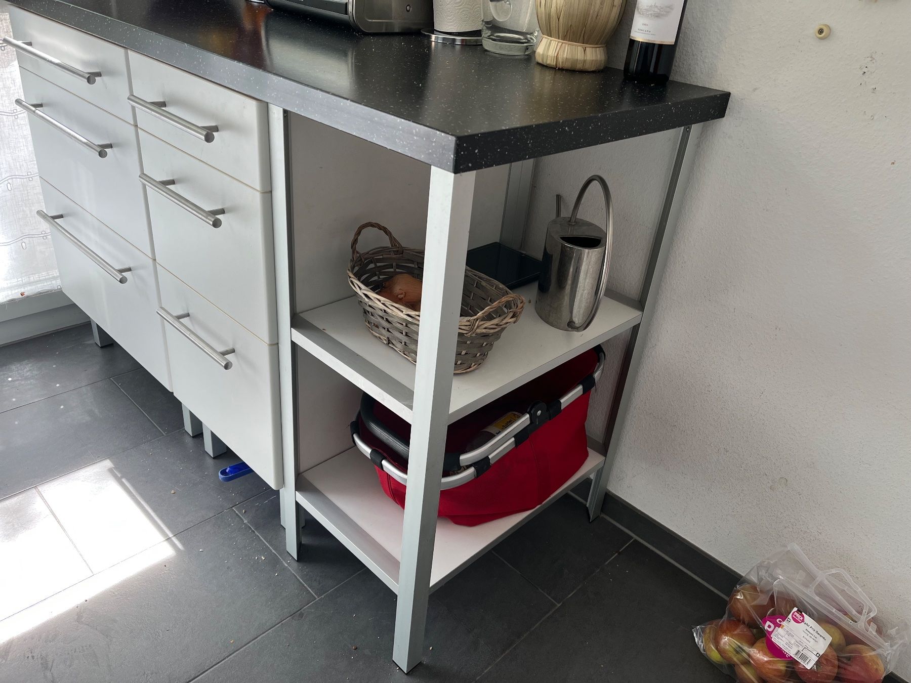 Cucine complete: Praktisches Küchenmöbel mit 6 Schubladen – Usato da Zürich venduto da embruko 1