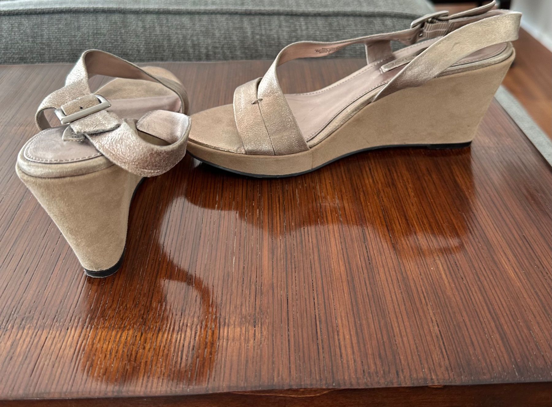 Scarpe da donna: Sandalen – Usato da Kuesnacht ZH venduto da Lacatitus 2
