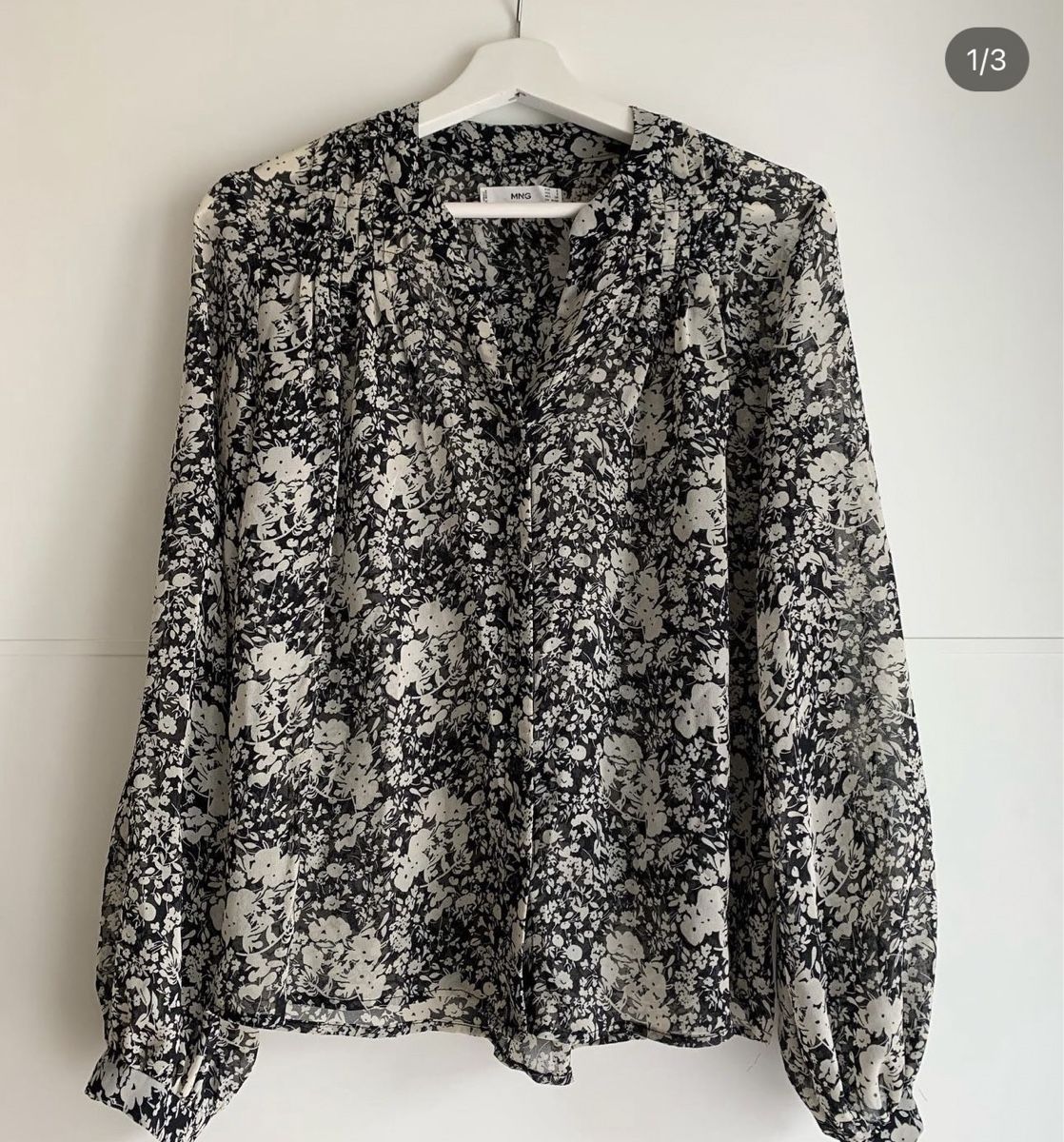 Mango Camicette: Bluse schwarz weiss Blumenmuster – Nuovo (secondo la descrizione) da Männedorf venduto da giu_wm6d