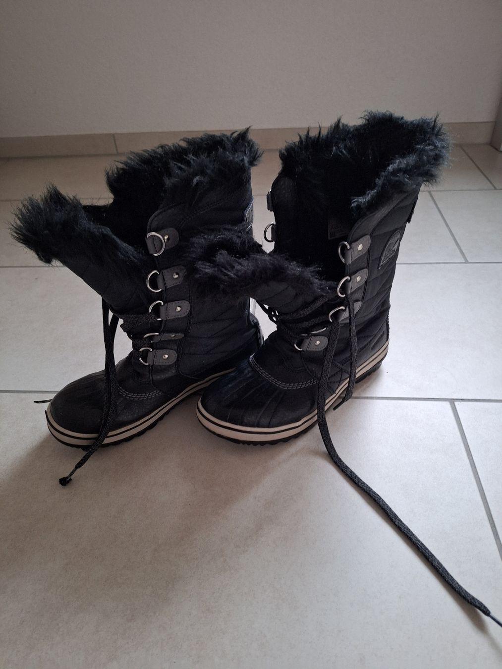 Sorel Schuhe für Mädchen: Sorel Winterstiefel, Gr. 36, Schwarz – Gebraucht aus Pfäffikon ZH von Shoppi5 2