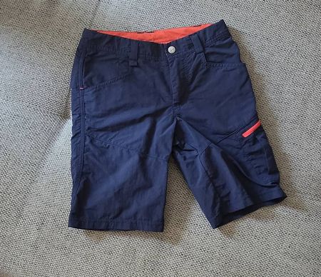 Diverse Kurzhosen Gr 134 NEU