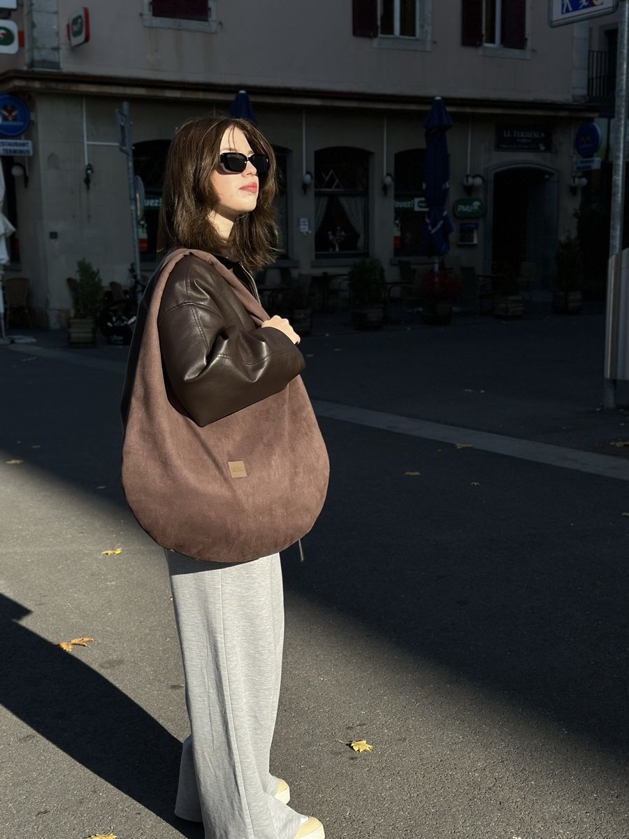 Borse da donna: Sac cabas réversible zébra/hazel soft-touch microfiber suede – Nuovo e nell'imballaggio originale da La Chaux-de-Fonds venduto da Yuliia_1 5