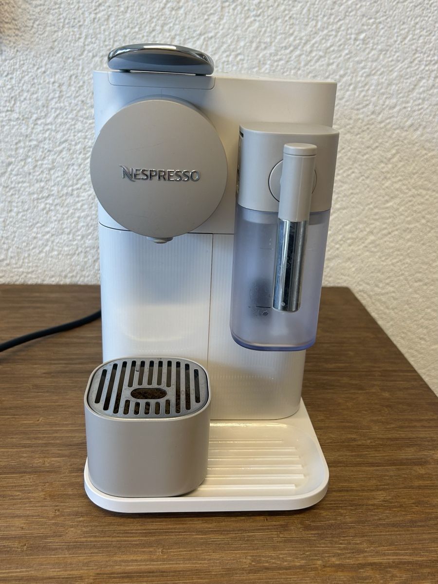 Nespresso Macchine per caffè & Macchine per espresso: Nespresso Lattissima One Kaffeemaschine – Usato da Olten venduto da Nalacluni