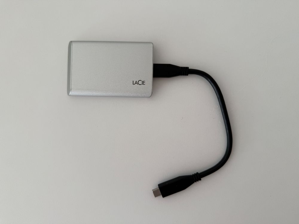 Lacie Dischi rigidi: LaCie Portable SSD 1000 GB 1 Jahr Garantie – Nuovo (secondo la descrizione) da Schmerikon venduto da janicg88 1