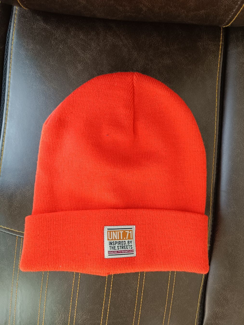 Hüte, Mützen & Caps: Strickmütze Unit.71 orange mit Logo Patch neuwertig – Neu (gemäss Beschreibung) aus Basel von stu_zw2s