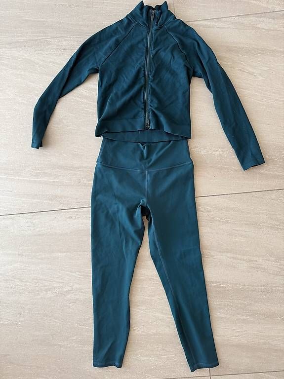 Lots de vêtements: Fabletics Sport Set  – D'occasion à Zwingen par KatjaM