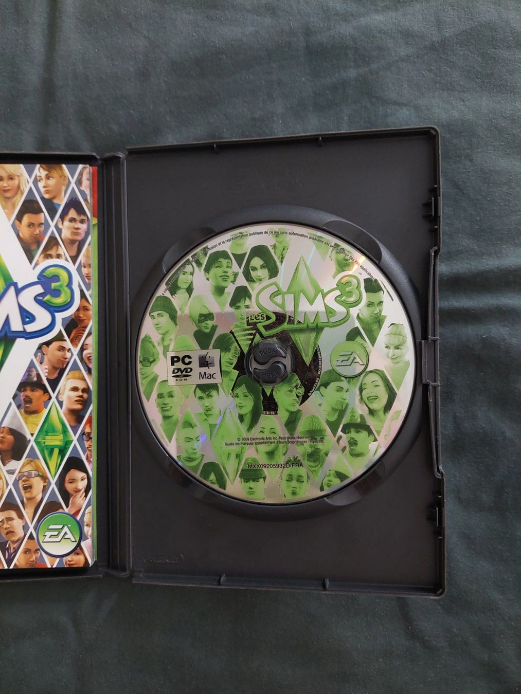 Spiele: Les Sims 3 Jeu de Base DVD/PC/Mac Comme Neuf – Gebraucht aus Genève von Blu_BD 2