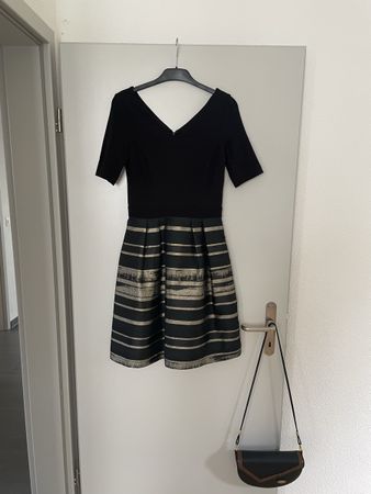 Esprit Kleid Schwarz Gold