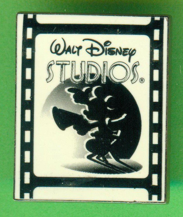 Disney Placchette & Badge: Disney   MICKEY  Studios  – Usato da Winterthur venduto da Sammleroase