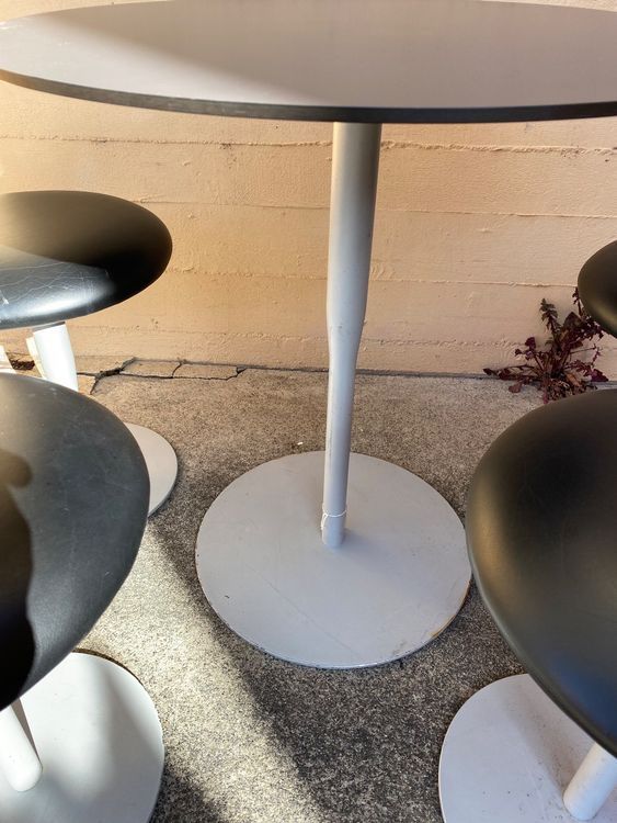Alias Tavoli: Table Atlas + tabourets, Jasper Morrison pour Alias – Usato da Lausanne venduto da agu_yhn6 7