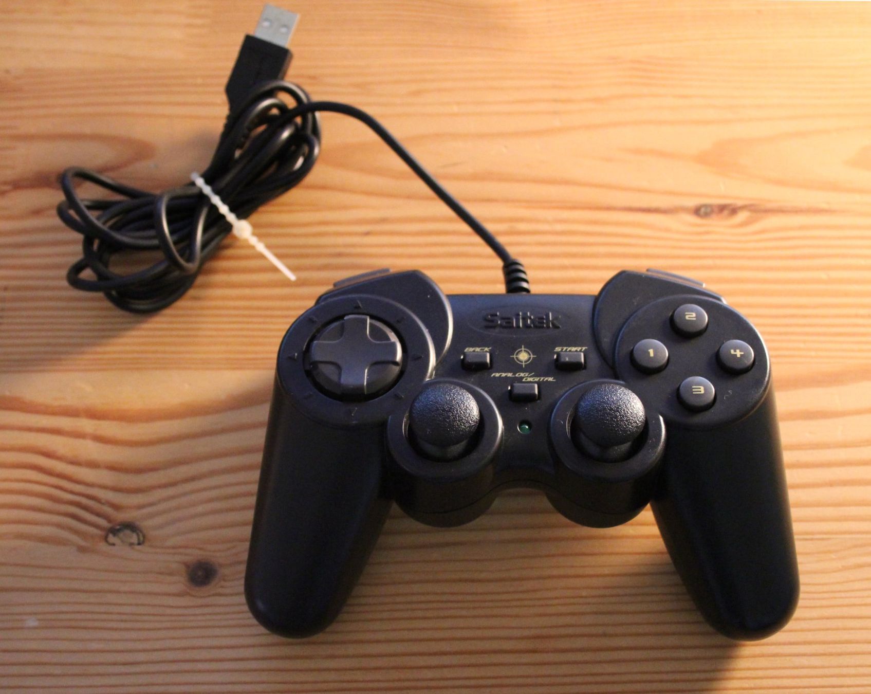 Controller: Saitek P380 Dual Analog Gamepad – Usato da Münchenbuchsee venduto da Chaoo 1