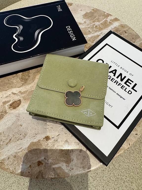 Ciondoli: VAN CLEEF & ARPELS MAGIC ALHAMBRA ANHÄNGER – Usato da Schwyz venduto da bofb 3