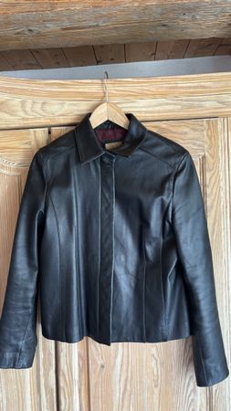 Schwarze ARMA Lederjacke, Gr. 40, perfekt für den Herbst!