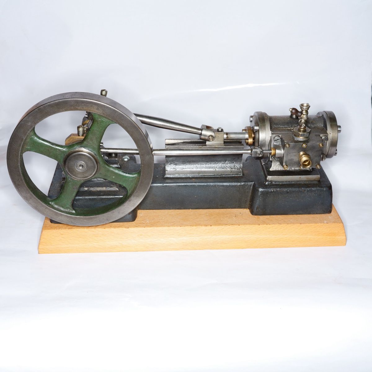 Kits de montage: Grosse Dampfmaschine – D'occasion à Schwanden-Brienz par epoxid87