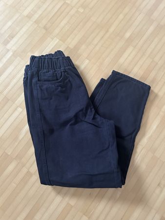 Schwarze Hose