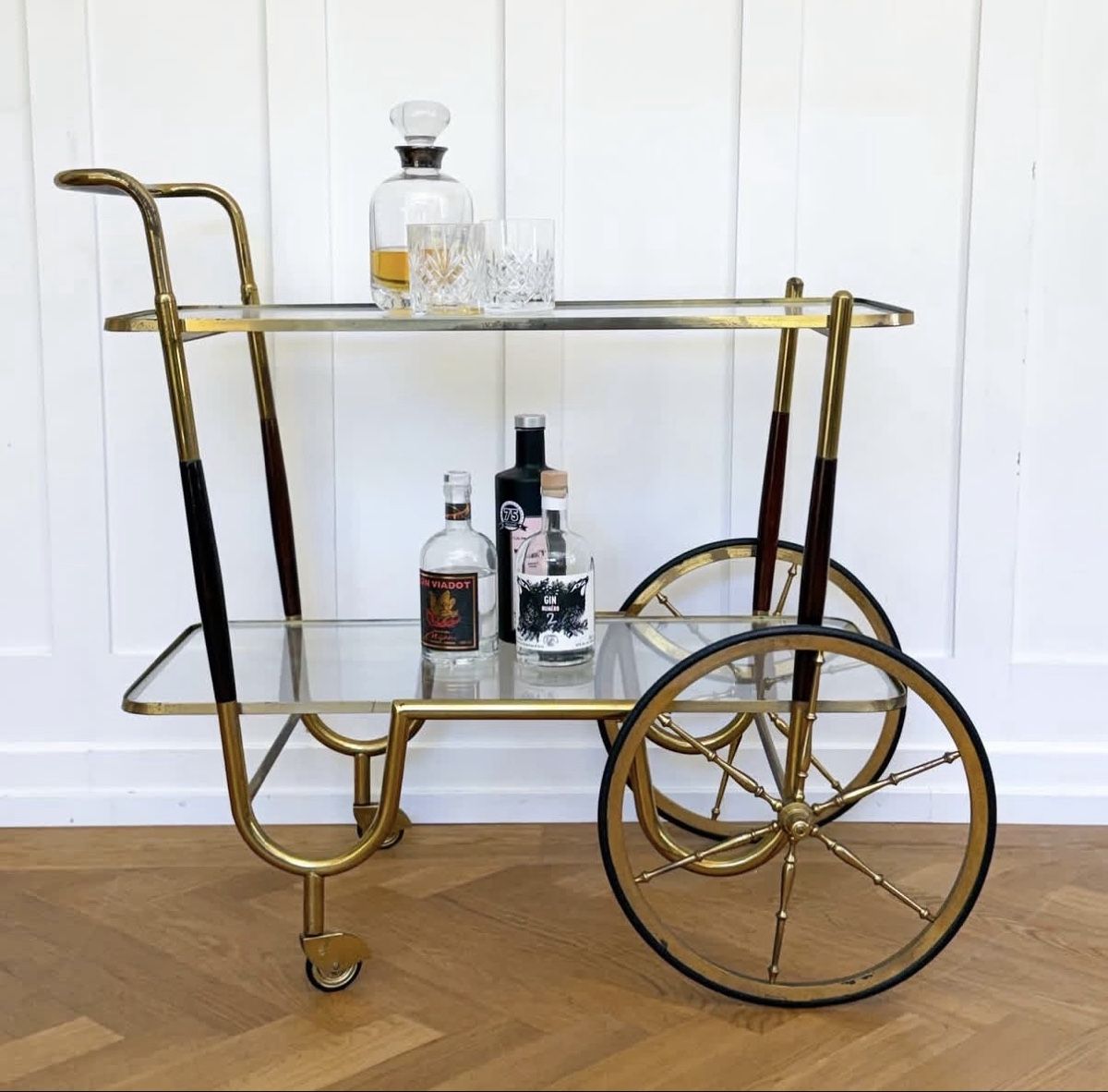 Servierwagen: Trolly / Servierwagen / Barwsgen – Gebraucht aus Zürich von Zurichvintage 1