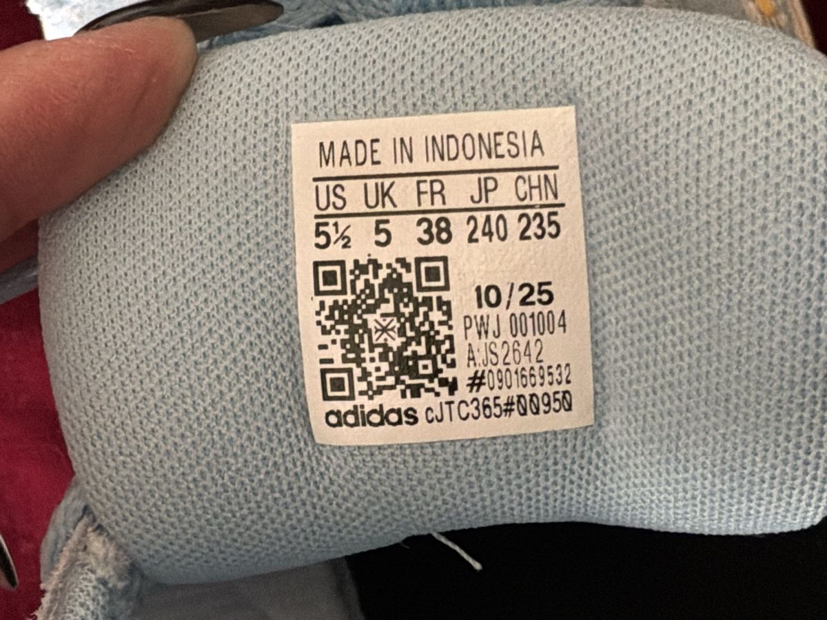 Adidas Damenschuhe: Adidas Sneaker hellblau mit Blumenmuster Grösse 38 – Gebraucht aus Mauren von nfr_8pxy 4