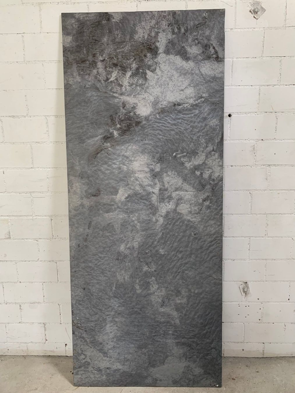 Servierplatten: Grosse Metallplatte Aluminium mit genialer Oberfläche 70er – Gebraucht aus Wallisellen von zappenduster 1