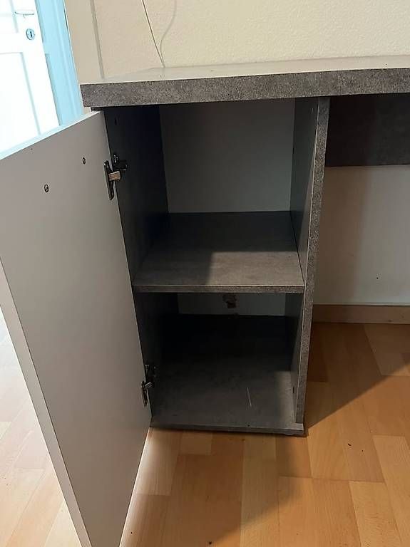 Conforama Scrivanie: Schreibtisch mit Schubladen – Usato da Zürich venduto da dan_7kpr 1