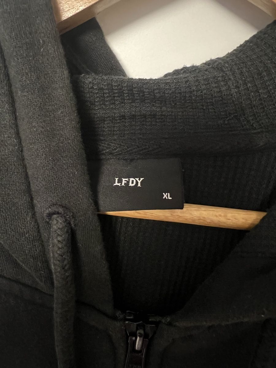 Live Fast Die Young Giacche: LFDY Zip Hoodie – Nuovo (secondo la descrizione) da Hägglingen venduto da jes_9psg 2