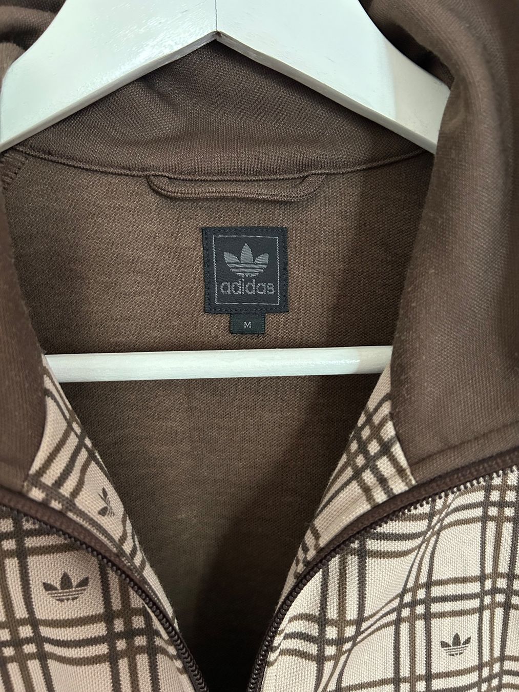 Adidas Giacche: Adidas Trainingsjacke, Grösse M, beige-braun – Usato da Zürich venduto da emkay13 3