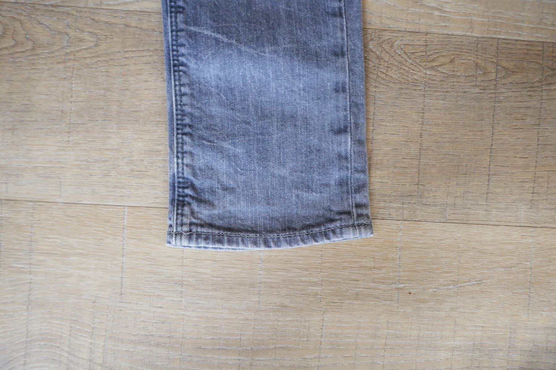 Pantaloni: Jeans grau Gr. 28 – Usato da Port venduto da uzuku 2