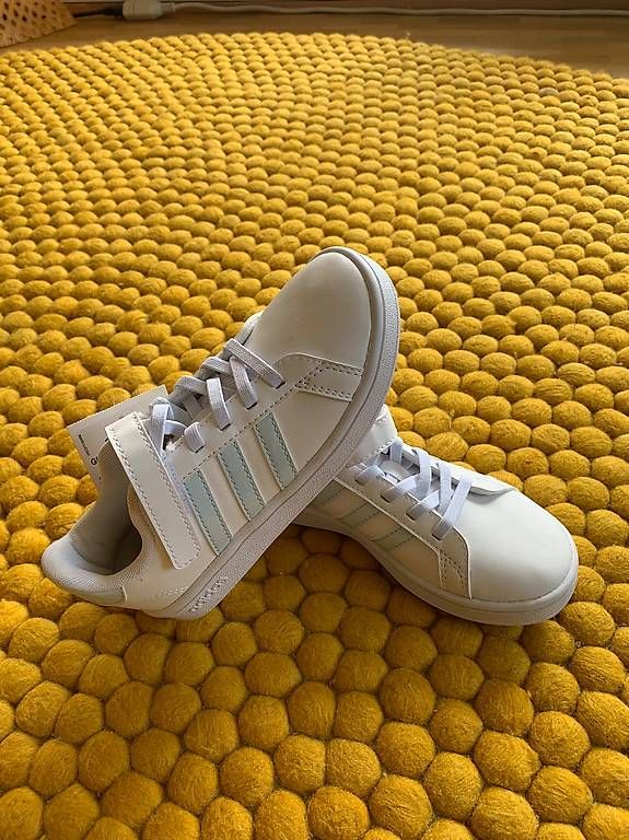 Adidas Scarpe da uomo: Baskets Adidas neuves, T. 31 – Nuovo (secondo la descrizione) da Villars-sur-Glâne venduto da Magdaka 1