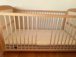 Pinolino Kinderbett - Träumeland Matratze - inkl. 5 Anzügen