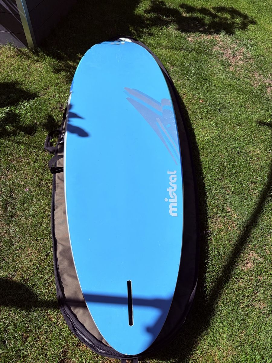 Mistral Tavole da surf e di nuoto: Windsurfboard Mistral Syncro 117 Liter mit Boardbag – Usato da Dinhard venduto da Hollam 2