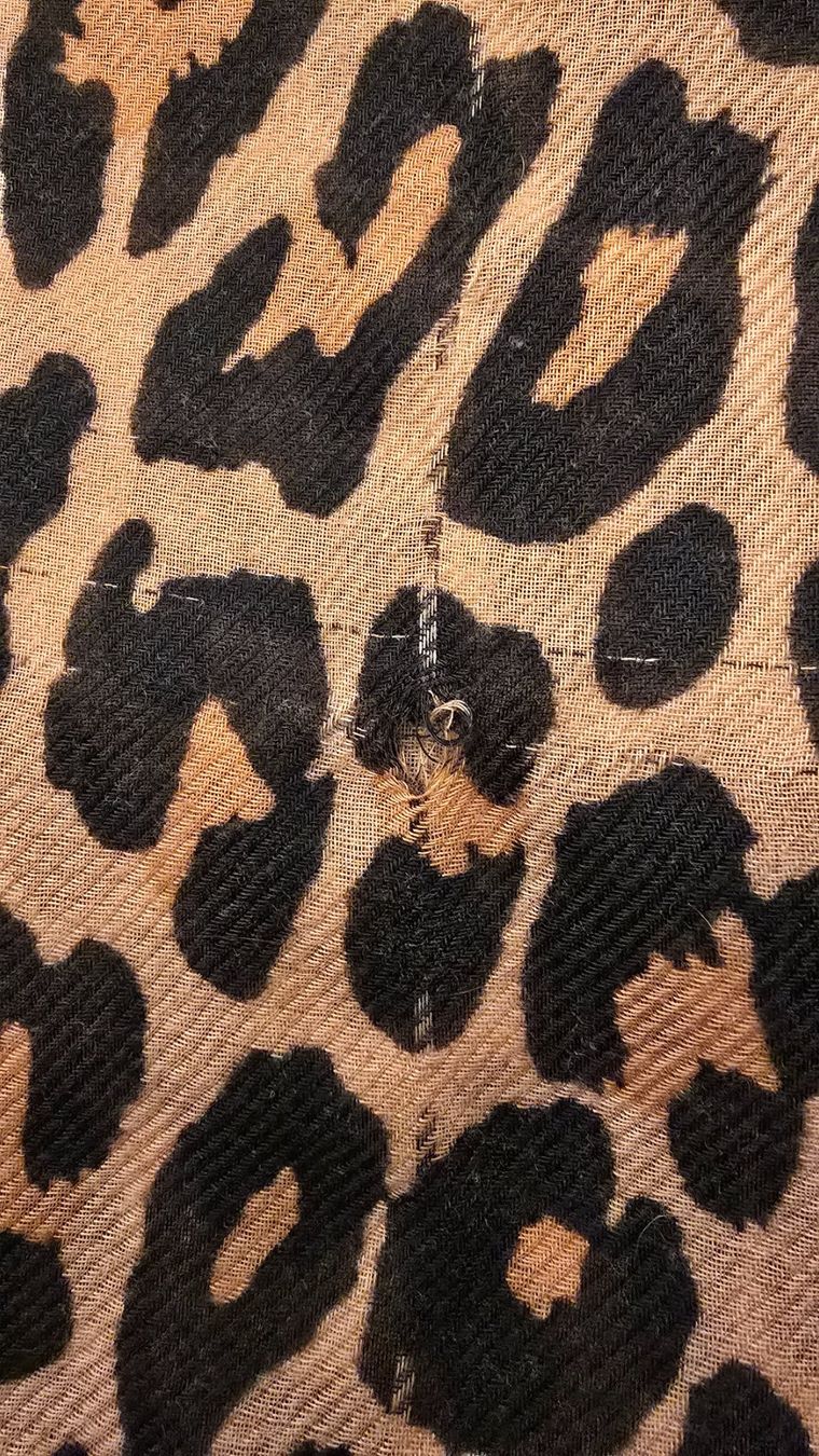 Foulards, Tücher & Schals: Foulard Leo-Muster – Gebraucht aus Meggen von Rasprodaja 1