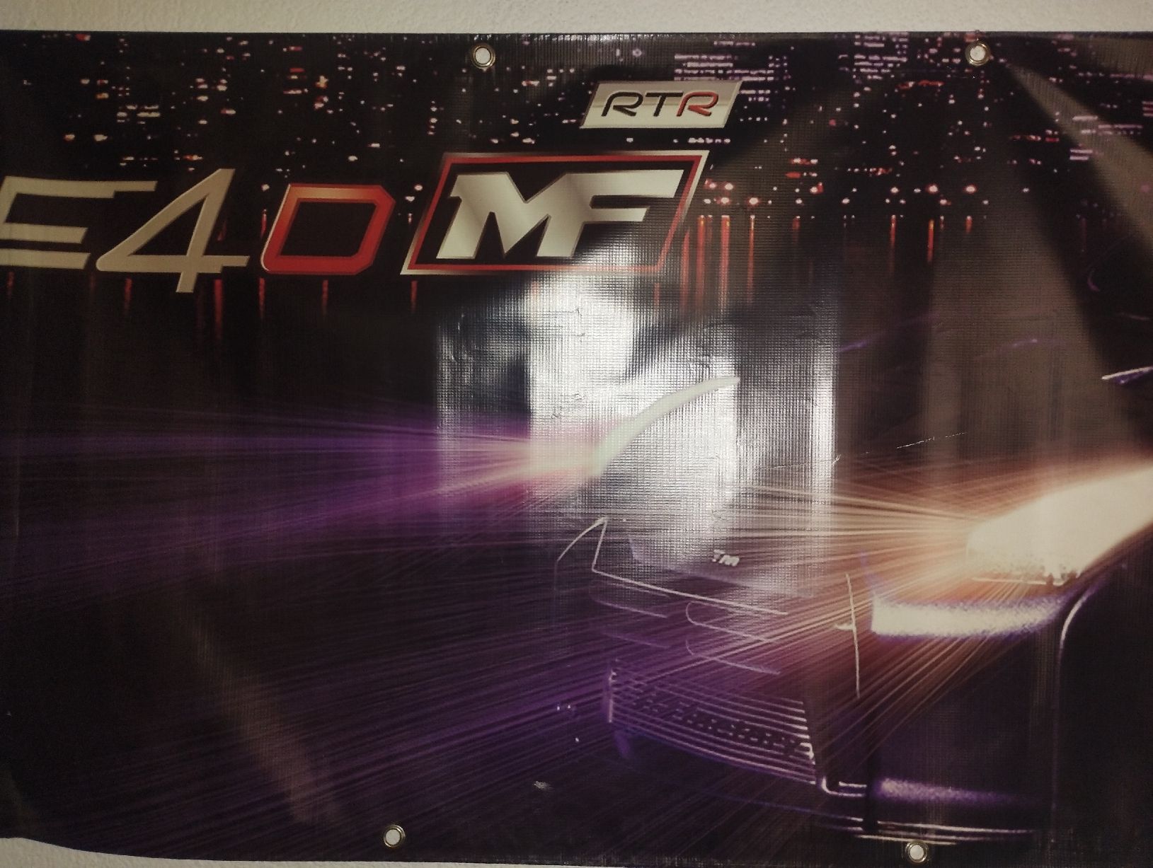 Poster & Bilder: Team Magic E4D MF Werbebanner Gross – Gebraucht aus Lyss von fuselbay 2