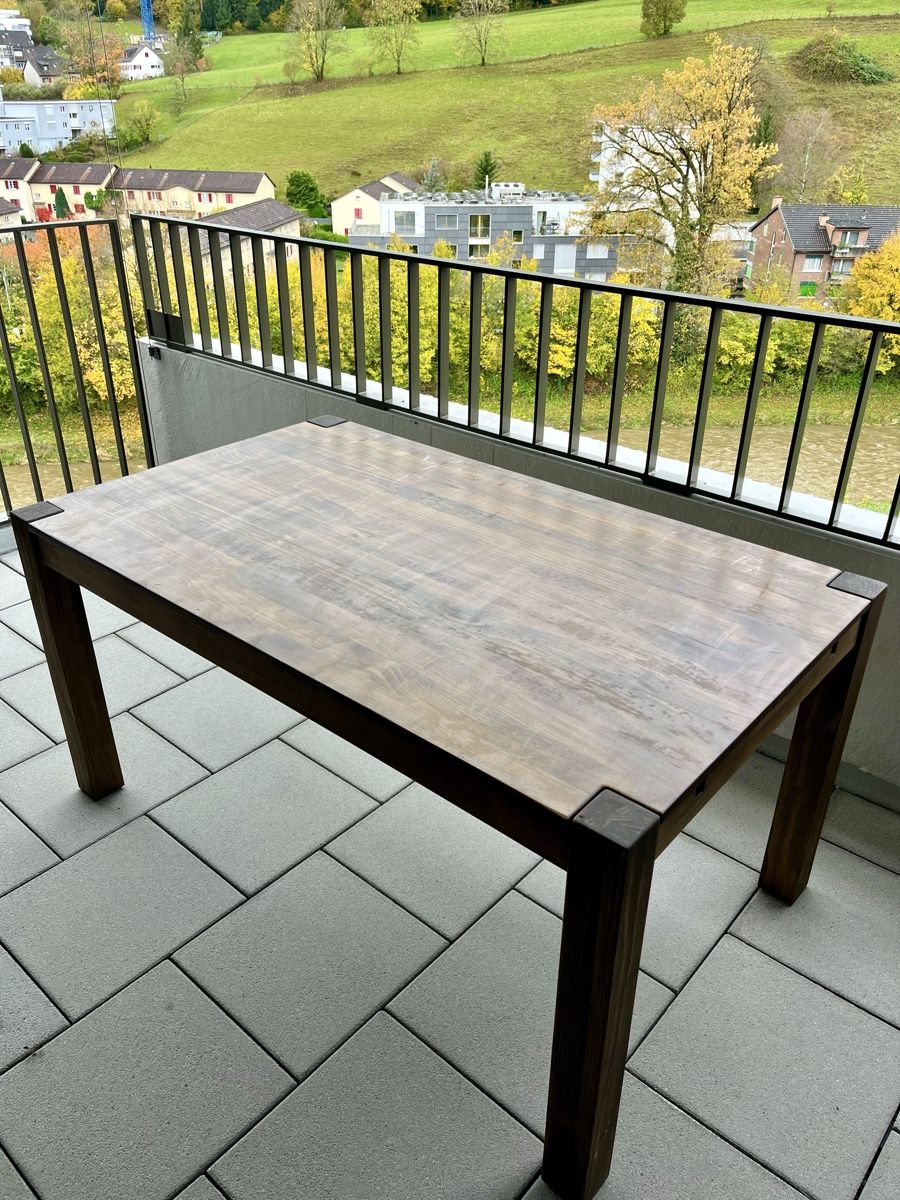 Tavoli: LaRedoute dark veneer dining table - Esstisch - 6-8 pax – Usato da Zürich venduto da eri_hm6j
