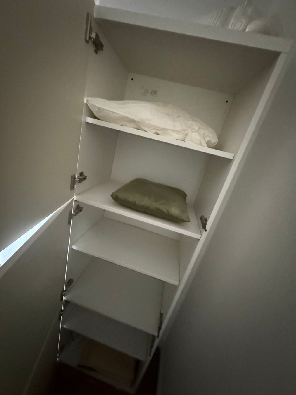 Ikea Armadi: Schrankelement wahrscheinlich IKEA Besta – Usato da Zürich venduto da Ypar 1