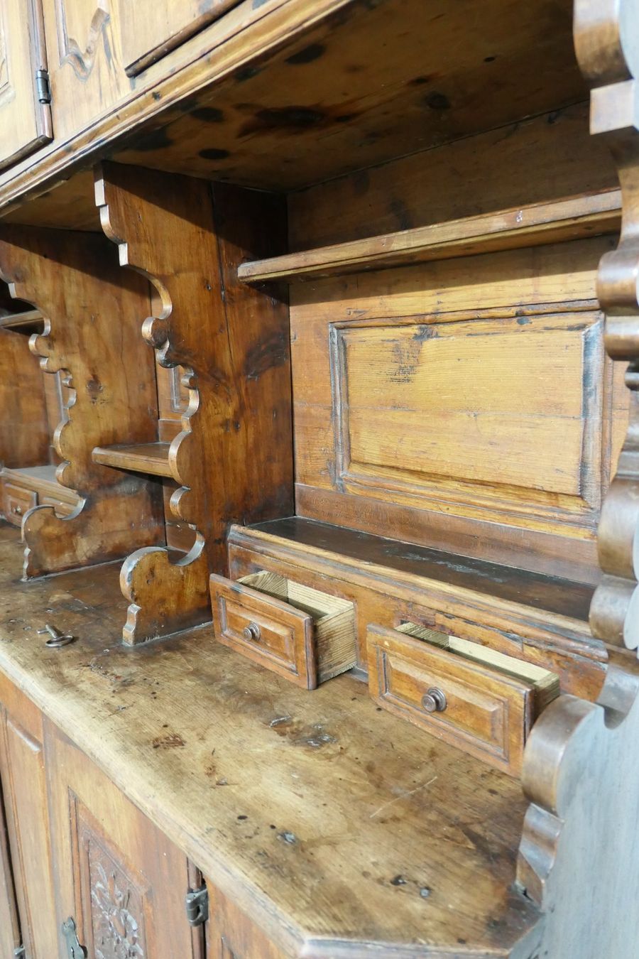 Credenze: Antikes kleines Holzbuffet 1781 Buffet Küchenbuffet – Usato da Luzern venduto da altwarenhandel 3