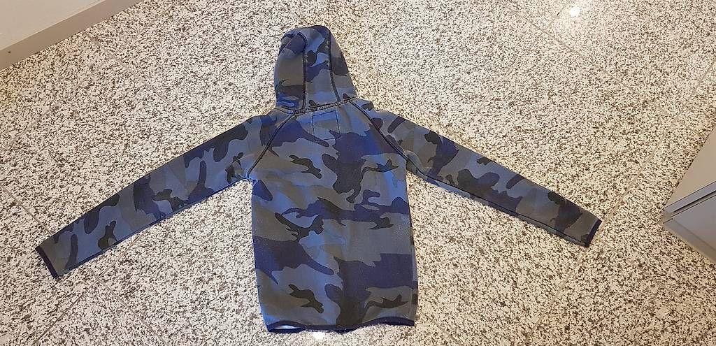 Maglioni & Felpe: Pullover/Jacke mit zipper Geographical Norvay Gr. 152 – Usato da Embrach venduto da Lilly2021 1