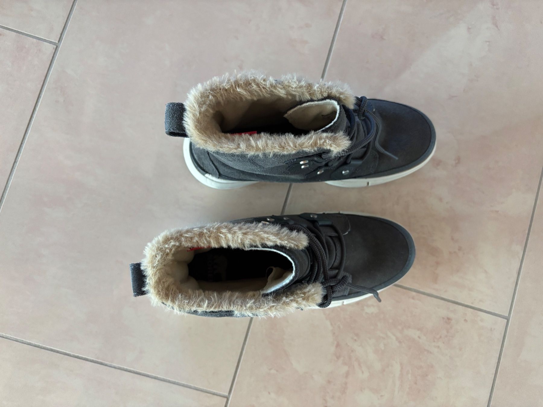 Sorel Damenschuhe: Sorel-Winterschuhe Grösse 39 – Gebraucht aus Wohlenschwil von F.F. 1