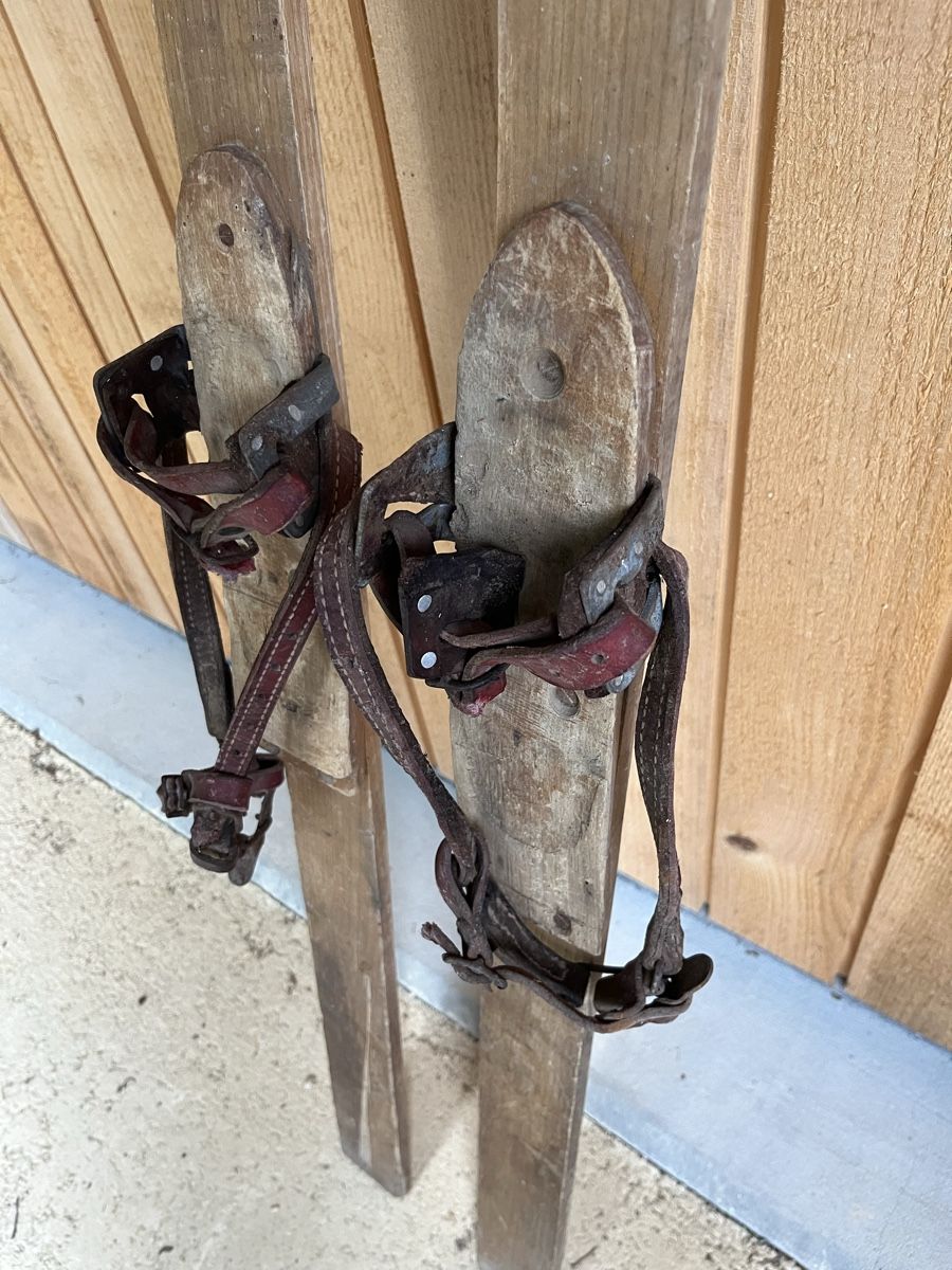 Sci: Vintage Holz Ski mit Lederbindung, Deko, Sammlerstück – Usato da Winkel venduto da Tongabonga 6