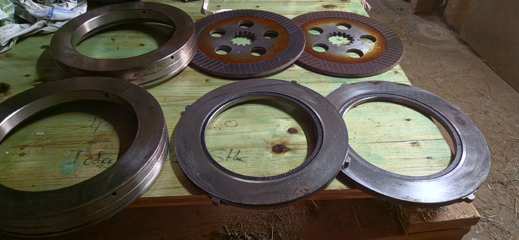 John Deere Trattori: Bremssatz zu John Deere 3130 – Usato da Schupfart venduto da ruefli97 1