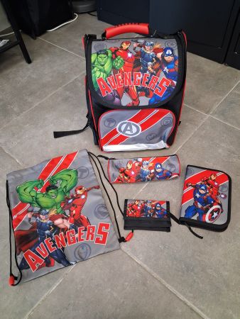 Sac d'école Avengers - 5 pièces - neuf jamais utilisé