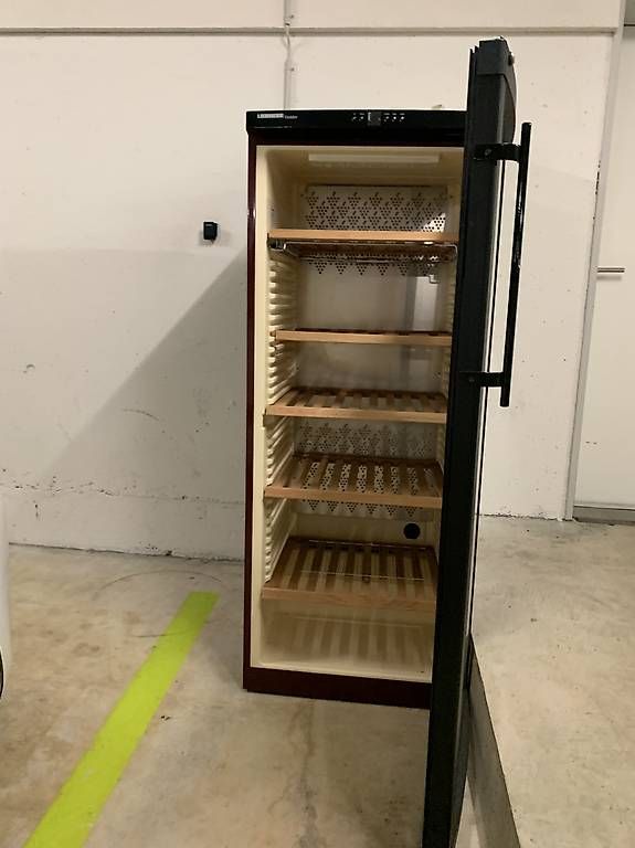 Sonstiges: Liebherr Weinkühlschrank – Gebraucht aus Grüningen von Limo_la