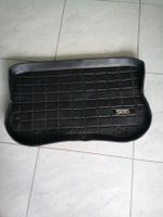 Wanne für den vorderen Kofferraum eines Teslas - Frunk