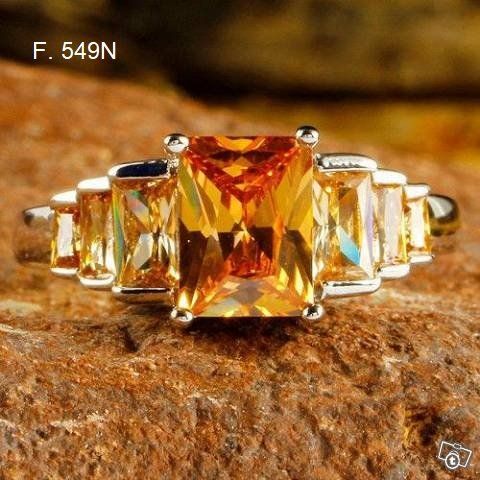 Bagues: Ring mit orangen Steinen Grösse 54 – Neuf (Voir description) à Minusio par feritash