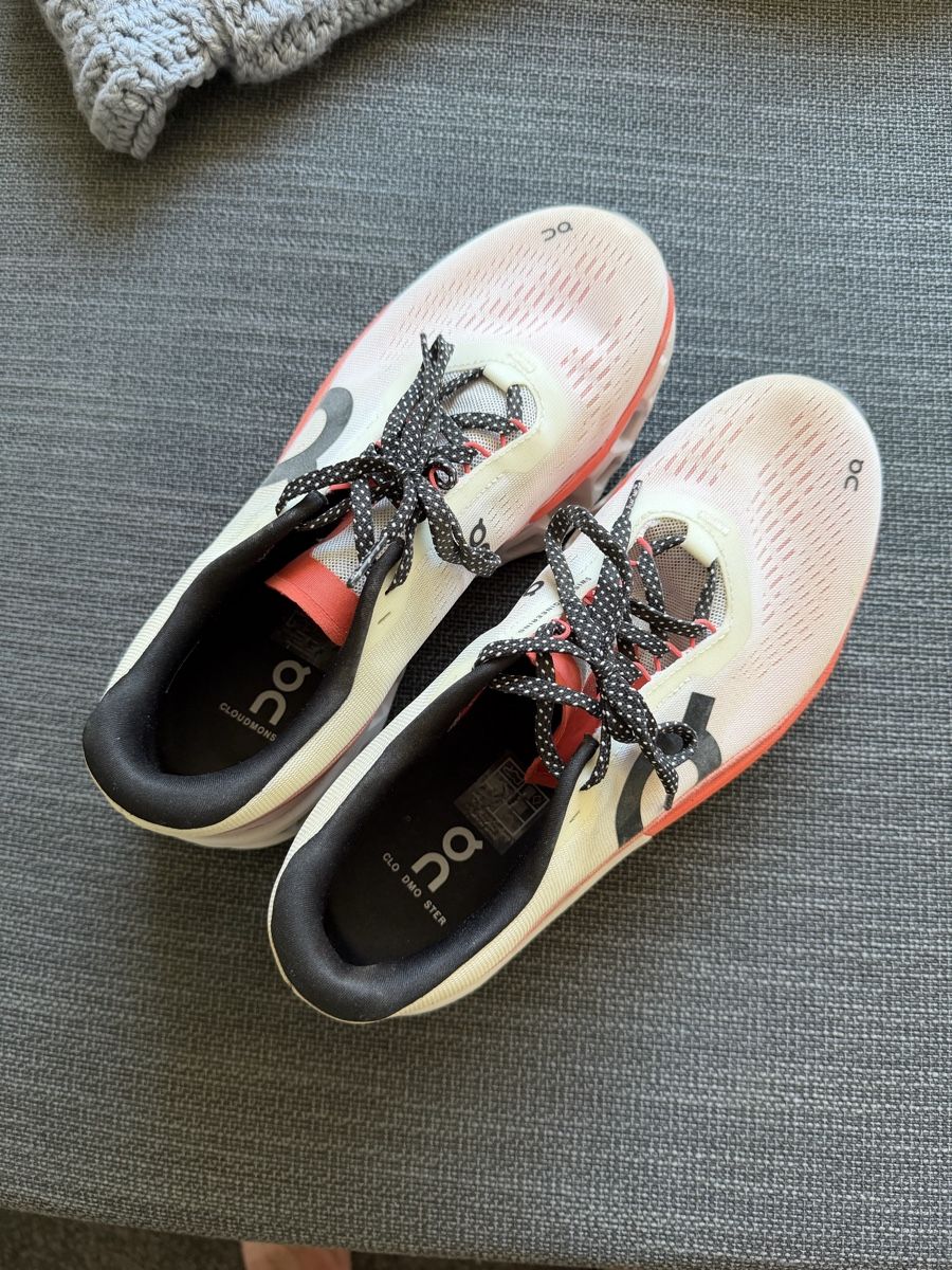 On Scarpe da uomo: Neuwertige On Cloudmonster 2 Running Schuhe Grösse 42 – Nuovo (secondo la descrizione) da Zürich venduto da torben_ 1