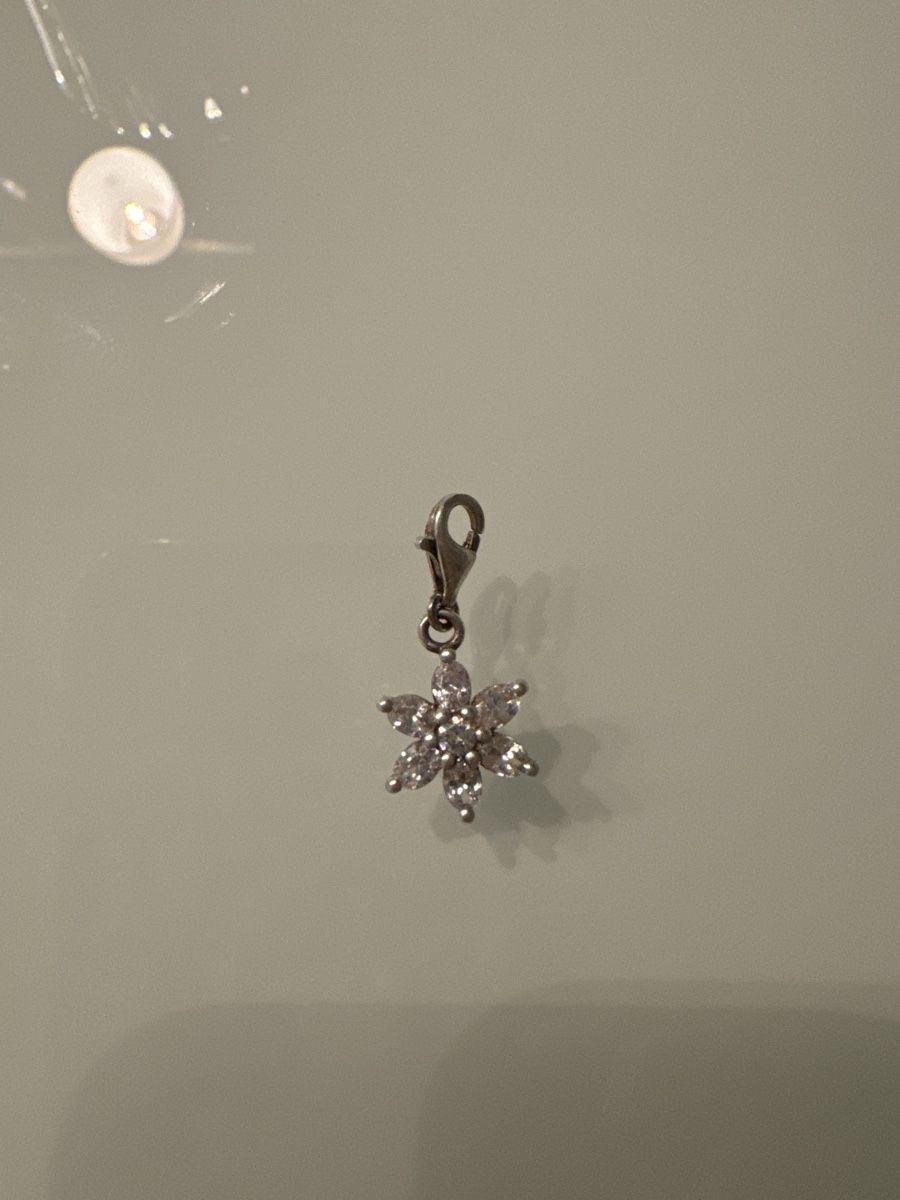 Thomas Sabo Anhänger: Blumenanhänger mit Steinchen Thomas Sabo – Gebraucht aus Binz von kratzer01