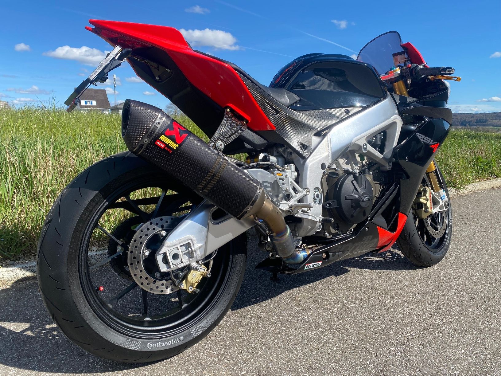 Aprilia Strada: Aprilia RSV4 Factory 2010 – Usato da Worben venduto da Liviogeelhaar 1