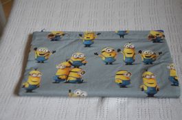 ETUI MINNIONS NEU