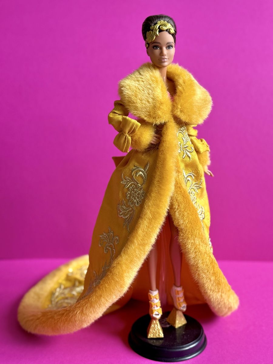 Puppen: Barbie Signature Guo Pei NEU – Neu (gemäss Beschreibung) aus Kloten von D-Collector