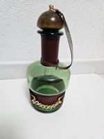 Grüne Glasflasche mit Leder & Kette Deko-Objekt Vintage