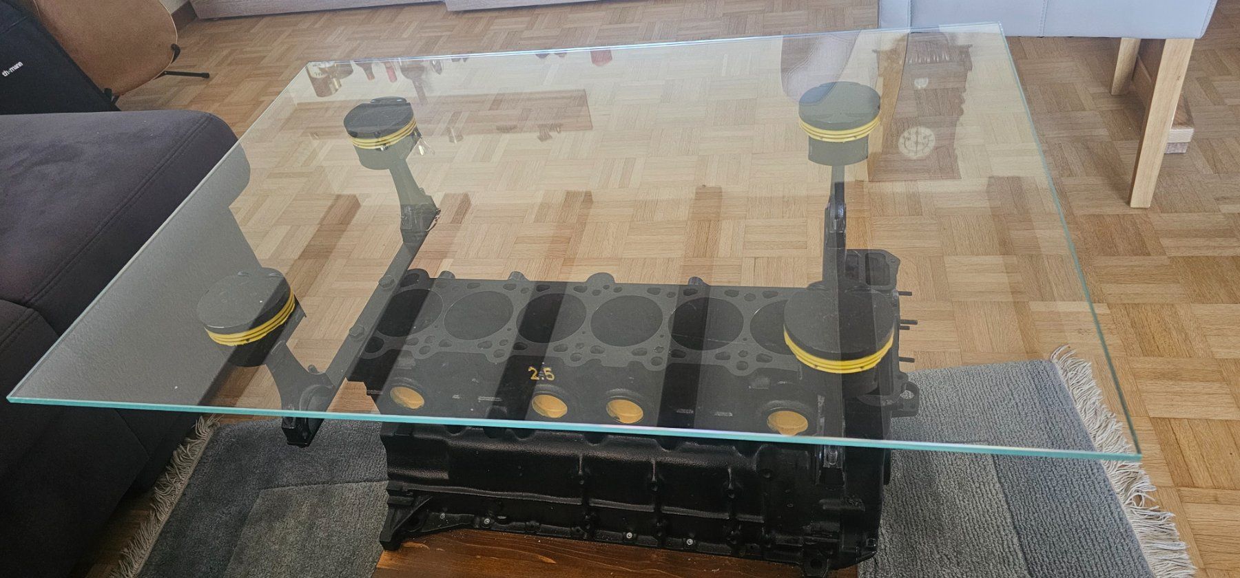Tavoli: Tisch Motorblock Glas – Usato da Leutwil venduto da Michael091