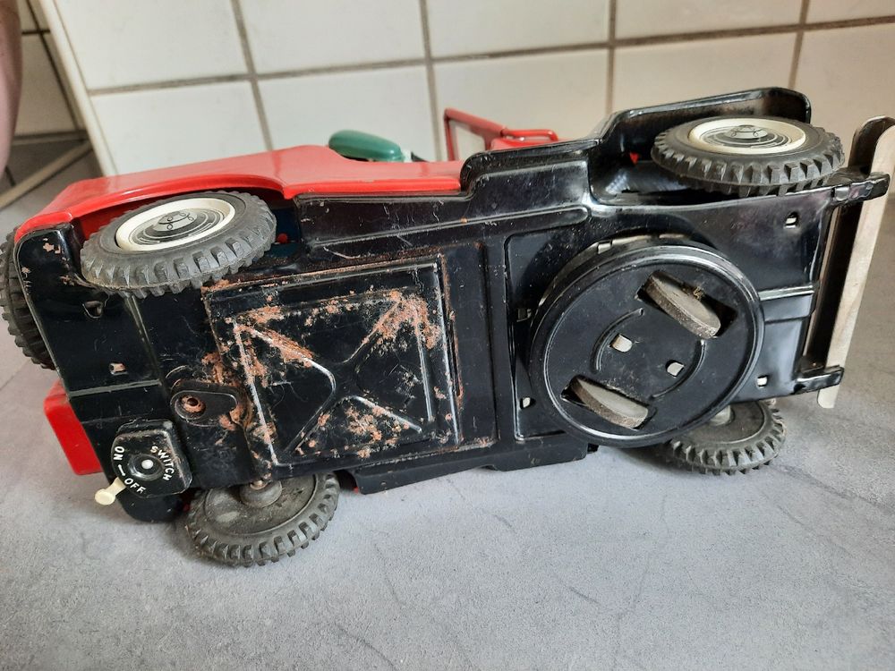 MADE IN JAPAN 1960. FD NAMURA, JEEP de POMPIER, en TÔLE. 5